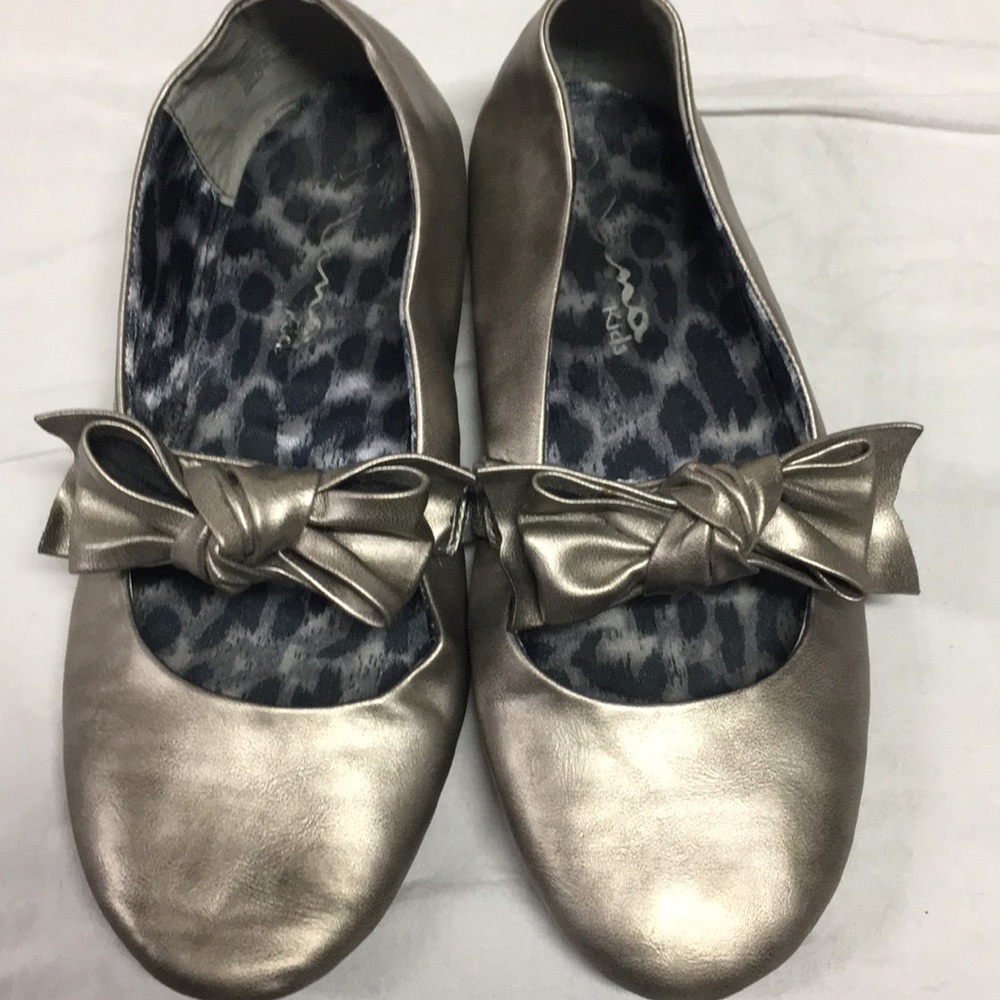Nina kids shoes.